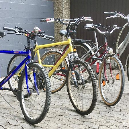 Living At Saarpartments -Adults Only- 2 Bedroom, Netflix - Business & Holiday Apartments For Long- And Short Term Stay, 3 Min To Train Station, Secure E-Bike Parking! Saarbrücken Exteriör bild