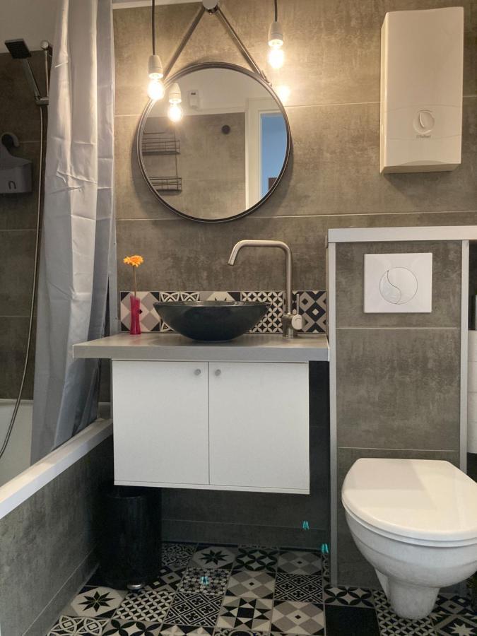 Living At Saarpartments -Adults Only- 2 Bedroom, Netflix - Business & Holiday Apartments For Long- And Short Term Stay, 3 Min To Train Station, Secure E-Bike Parking! Saarbrücken Exteriör bild