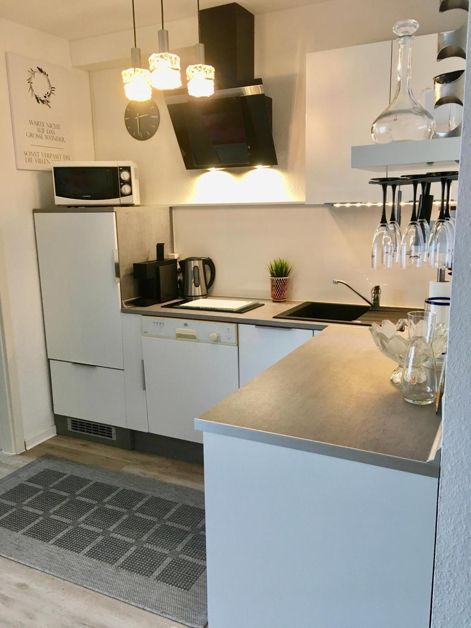 Living At Saarpartments -Adults Only- 2 Bedroom, Netflix - Business & Holiday Apartments For Long- And Short Term Stay, 3 Min To Train Station, Secure E-Bike Parking! Saarbrücken Exteriör bild